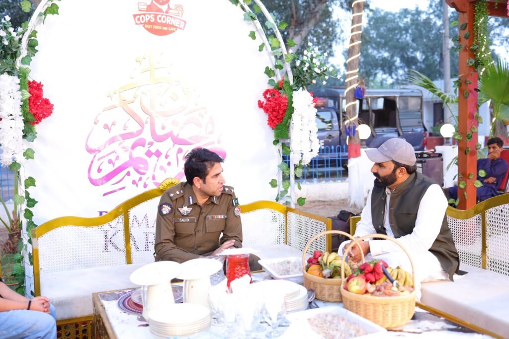 New DPO Jhang Malik Sajid Hussain Khokhar Honored the Iftar Gathering at Cops Corner Café